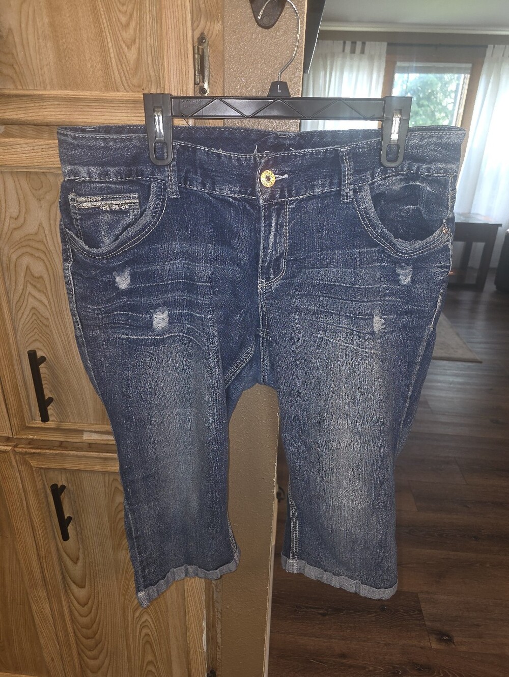 Ariya Indigo Washed Cropped Distressed Jeans